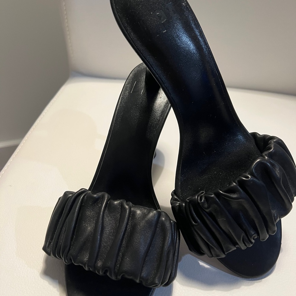 LPA Heels - Picture 3 of 4